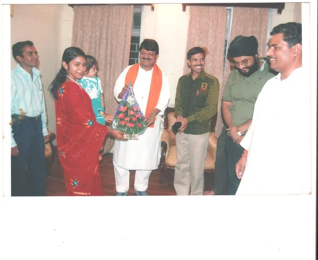 A group being felicitated after a record attempt